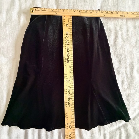 Willi Smith Skirt Womens Small Velvet A-Line Knee Length Lined Pull On USA Goth - Picture 2 of 5